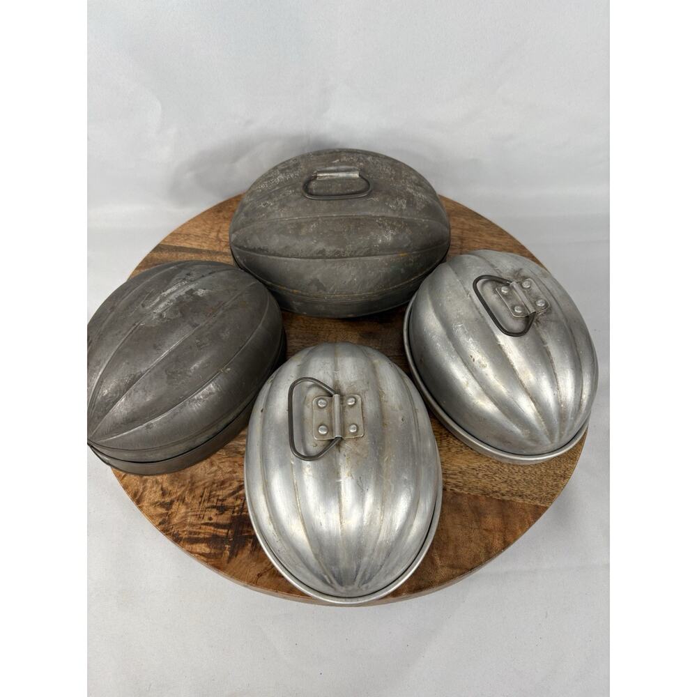 4 ANTIQUE TIN KITCHEN MELON /JELLO/ PUDDING MOLDS